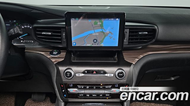 Ford Explorer (VI) 2.3 LimIted 4WD 2020 — фото 17