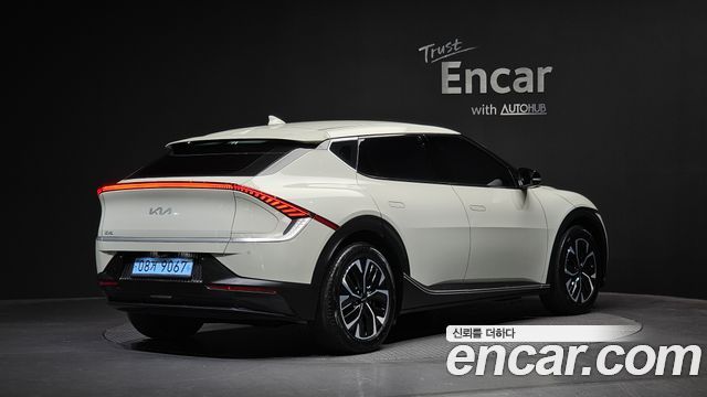 Kia EV6 Long Range Light 2023 — фото 2