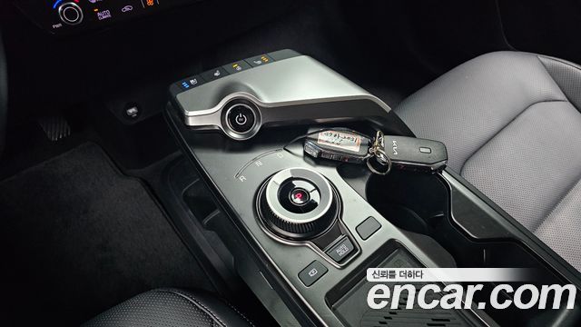 Kia EV6 Long Range Light 2023 — фото 9
