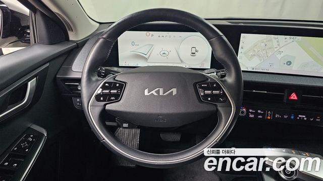 Kia EV6 Long Range Light 2023 — фото 17