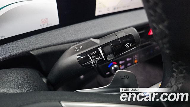 Kia EV6 Long Range Light 2023 — фото 22