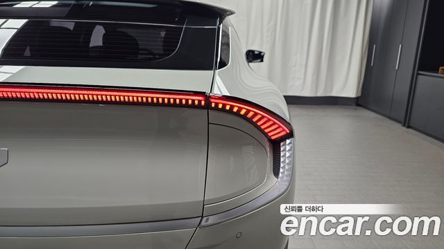 Kia EV6 Long Range Light 2023 — фото 29