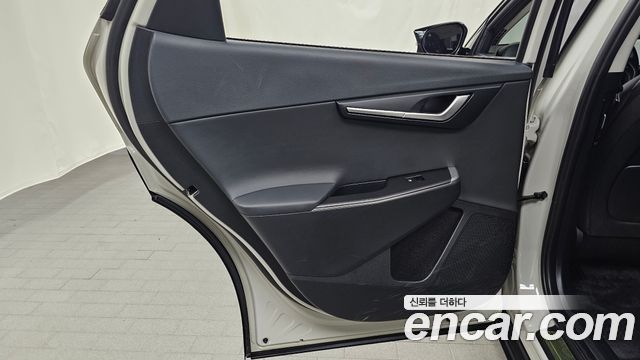 Kia EV6 Long Range Light 2023 — фото 31