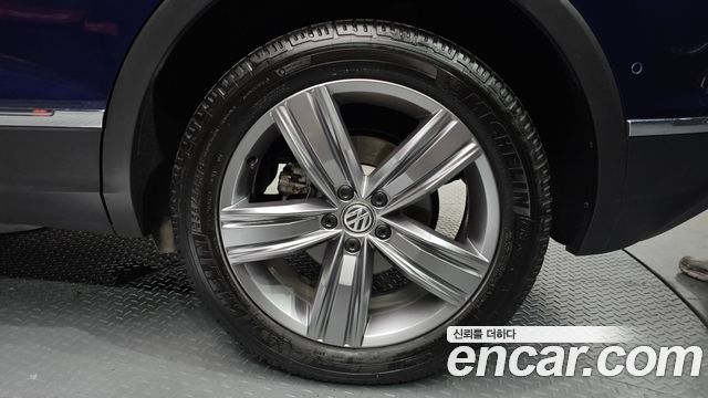 Volkswagen Tiguan (II) 2.0 TDI 4Motion Prestige 2018 — фото 21