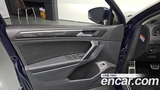 Volkswagen Tiguan (II) 2.0 TDI 4Motion Prestige 2018 — фото 24