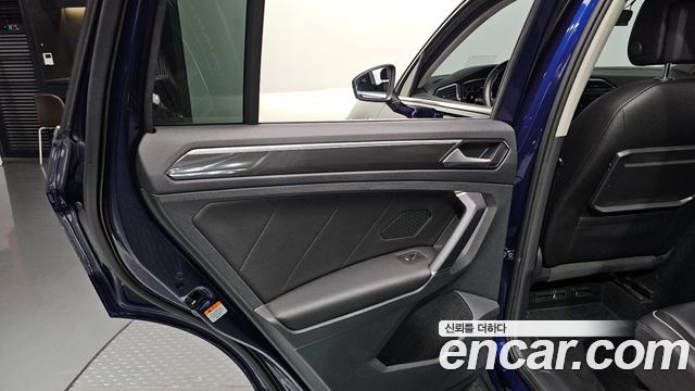 Volkswagen Tiguan (II) 2.0 TDI 4Motion Prestige 2018 — фото 25