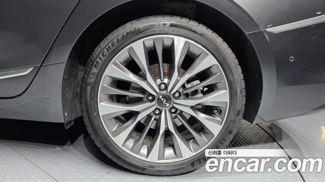 Kia K8 2.5 Gasoline 2WD Noblesse 2023 — фото 21