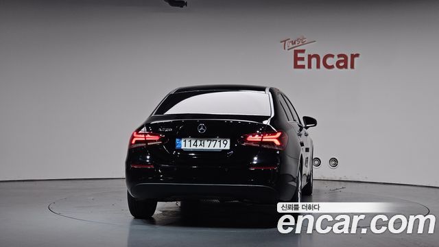 Mercedes-Benz A-Class (W177) A220 Sedan 2020 — фото 4
