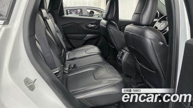 Jeep Cherokee (KL) 2.4 Limited AWD 2020 — фото 11