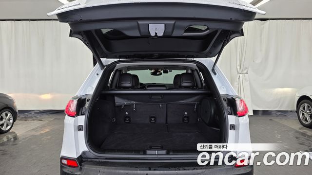 Jeep Cherokee (KL) 2.4 Limited AWD 2020 — фото 20