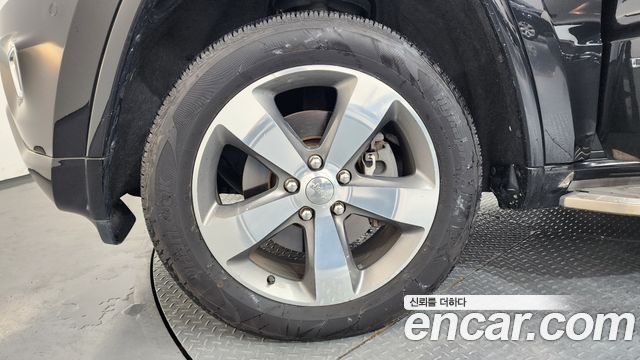 Jeep Grand Cherokee 3.0 Diesel Overland WK2 2015 — фото 5