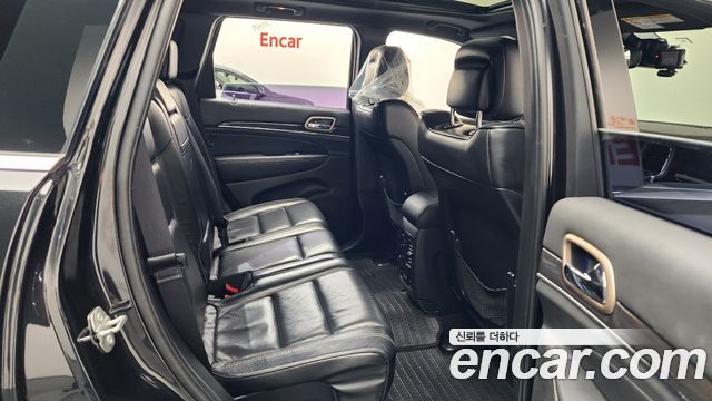 Jeep Grand Cherokee 3.0 Diesel Overland WK2 2015 — фото 11