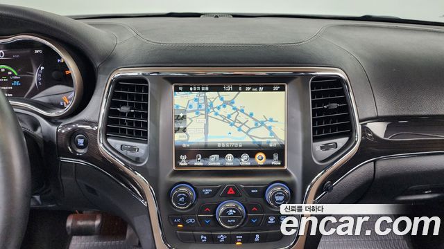 Jeep Grand Cherokee 3.0 Diesel Overland WK2 2015 — фото 13