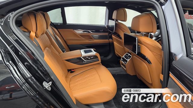 BMW 7 Series (G11) 740Li xDrive M Sport Package 2020 — фото 12