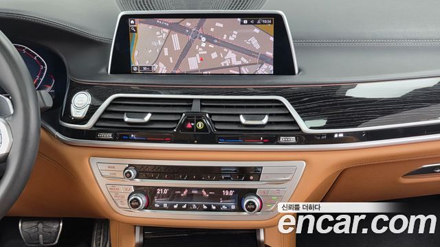 BMW 7 Series (G11) 740Li xDrive M Sport Package 2020 — фото 14