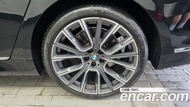 BMW 7 Series (G11) 740Li xDrive M Sport Package 2020 — фото 21