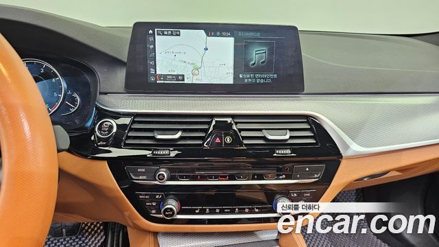 BMW 5 Series (G30) 520d M Sport package 2017 — фото 13