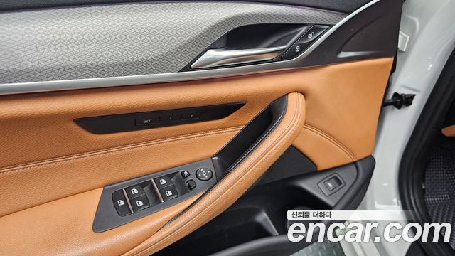 BMW 5 Series (G30) 520d M Sport package 2017 — фото 16