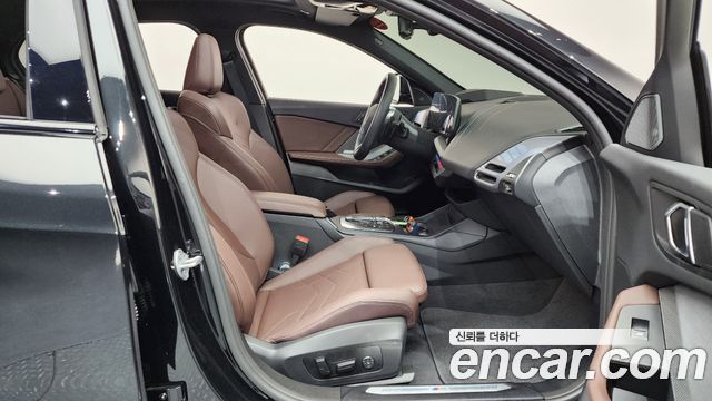 BMW 1 Series (F70) 120 M Sport 2025 — фото 26