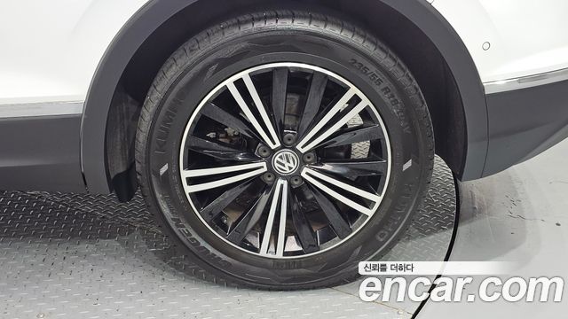Volkswagen Tiguan (II) 2.0 TDI Prestige 2020 — фото 21