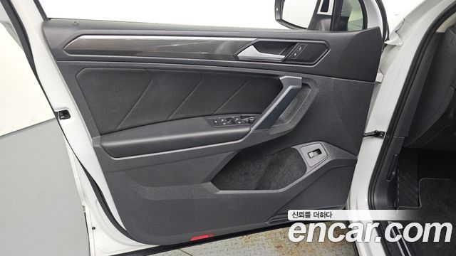 Volkswagen Tiguan (II) 2.0 TDI Prestige 2020 — фото 24