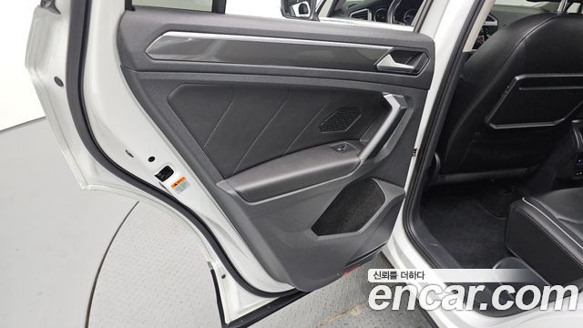Volkswagen Tiguan (II) 2.0 TDI Prestige 2020 — фото 25