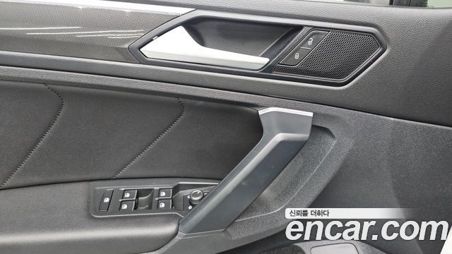 Volkswagen Tiguan (II) 2.0 TDI Prestige 2020 — фото 31