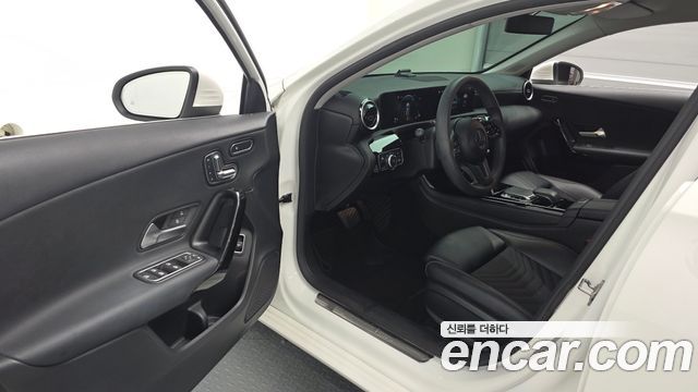 Mercedes-Benz A-Class (W177) A220 Sedan 2020 — фото 10