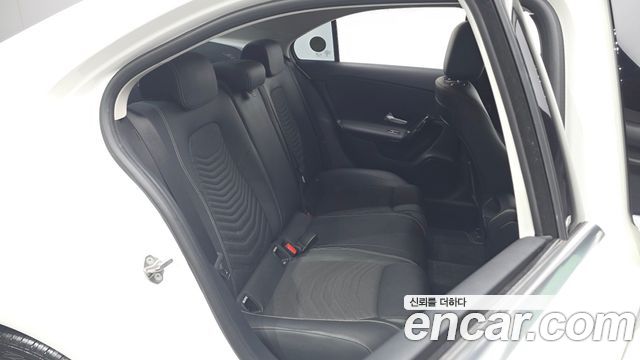 Mercedes-Benz A-Class (W177) A220 Sedan 2020 — фото 11