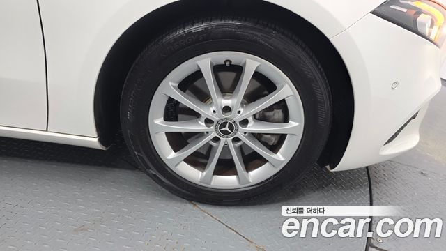 Mercedes-Benz A-Class (W177) A220 Sedan 2020 — фото 21