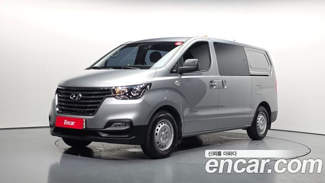 Hyundai Grand Starex Van 5-Seater Style