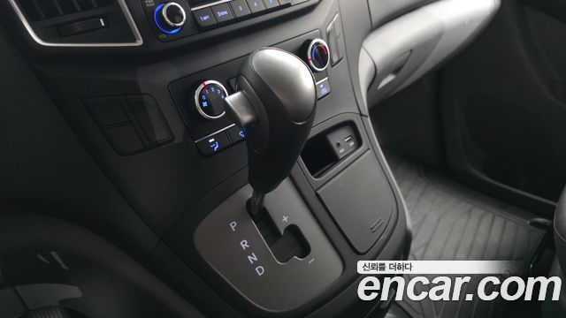 Hyundai Grand Starex Van 5-Seater Style 2021 — фото 9