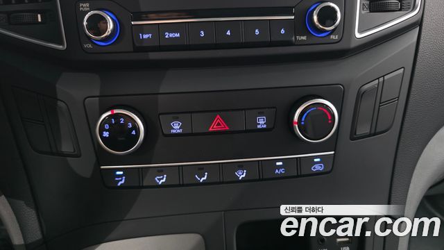 Hyundai Grand Starex Van 5-Seater Style 2021 — фото 15