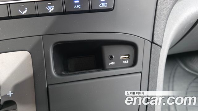 Hyundai Grand Starex Van 5-Seater Style 2021 — фото 16