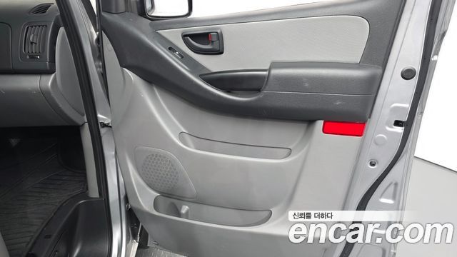 Hyundai Grand Starex Van 5-Seater Style 2021 — фото 24
