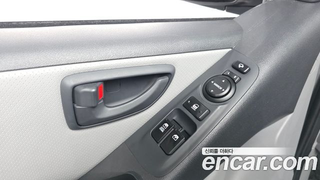 Hyundai Grand Starex Van 5-Seater Style 2021 — фото 30