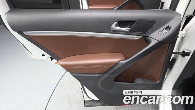 Volkswagen Tiguan 2.0 TDI  Premium 5N 2016 — фото 31