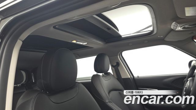 MINI Cooper D Clubman High 2nd 2021 — фото 16