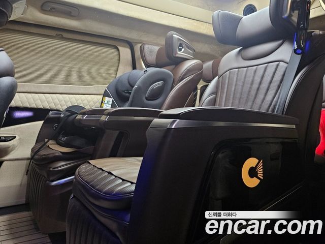 Kia Carnival (IV) Gasoline 9-seater Limousine(Special vehicle) 2023 — фото 15