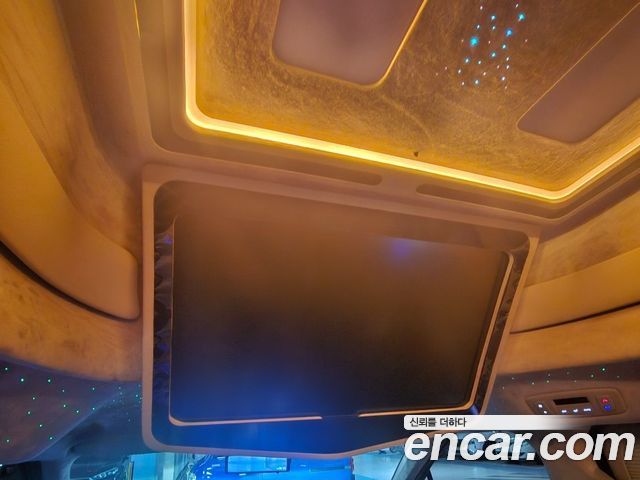 Kia Carnival (IV) Gasoline 9-seater Limousine(Special vehicle) 2023 — фото 17