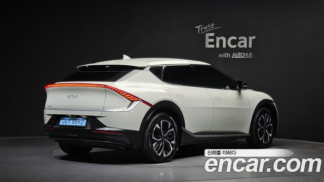 Kia EV6 Long Range Light 2023 — фото 2