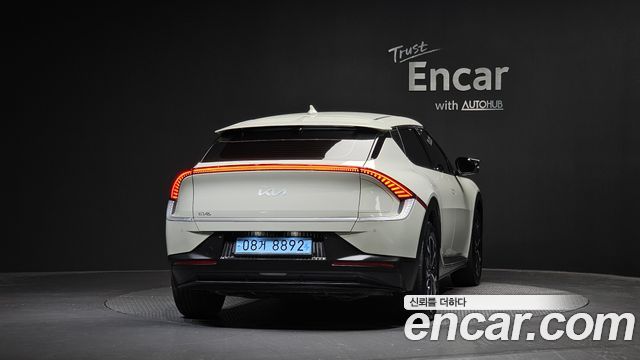 Kia EV6 Long Range Light 2023 — фото 4