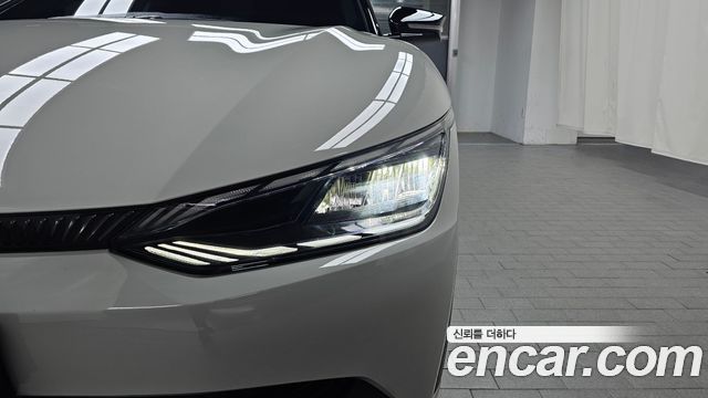 Kia EV6 Long Range Light 2023 — фото 22
