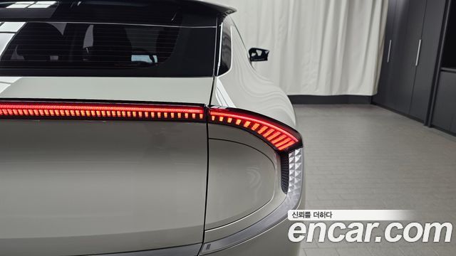 Kia EV6 Long Range Light 2023 — фото 23