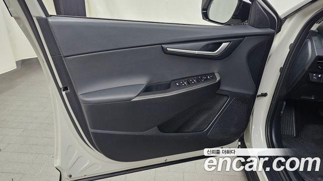 Kia EV6 Long Range Light 2023 — фото 24