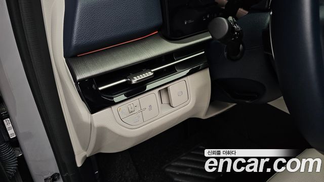 Kia Sportage (V) Gasoline 1.6 Turbo 2WD Signature 2025 — фото 18