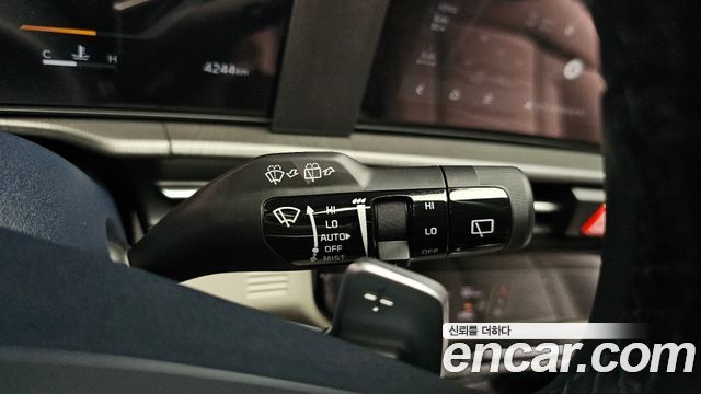 Kia Sportage (V) Gasoline 1.6 Turbo 2WD Signature 2025 — фото 30