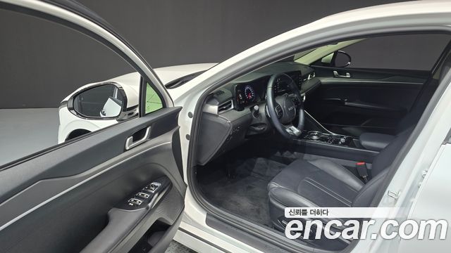 Kia K5 (III) 2.0 Prestige 2023 — фото 10