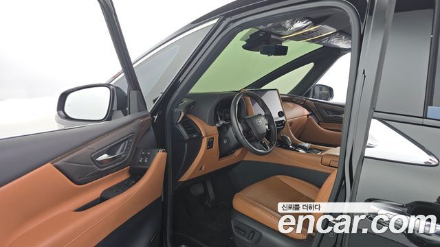 Toyota Alphard (IV) 2.5 HEV Executive AWD 2025 — фото 10