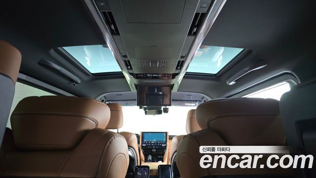 Toyota Alphard (IV) 2.5 HEV Executive AWD 2025 — фото 17